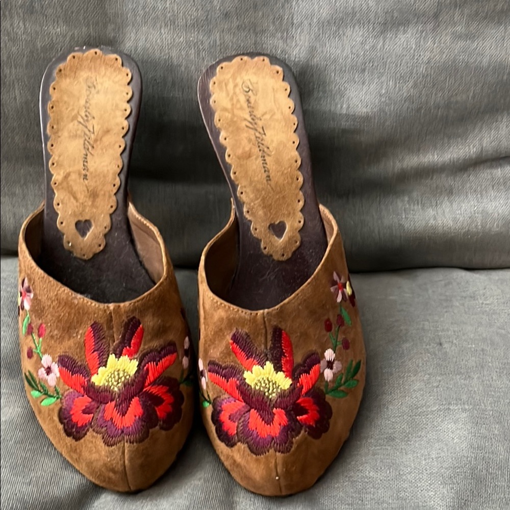 Brown Embroidered Floral Mules